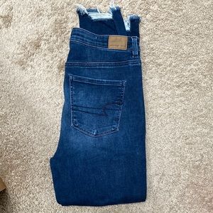 High waisted destructed jeggings